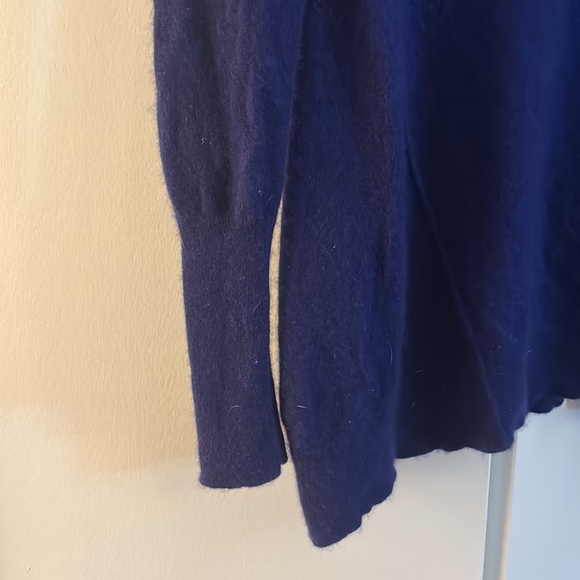 Sax 5th Avenue, 100 % cashmere looks better on then on the hanger - Picture 3 of 8